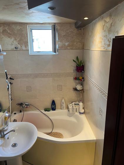Apartament cu 2 camere decomandat în Dâmbovița