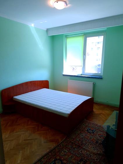 Apartament cu 2 camere semidecomandat în Craiovei