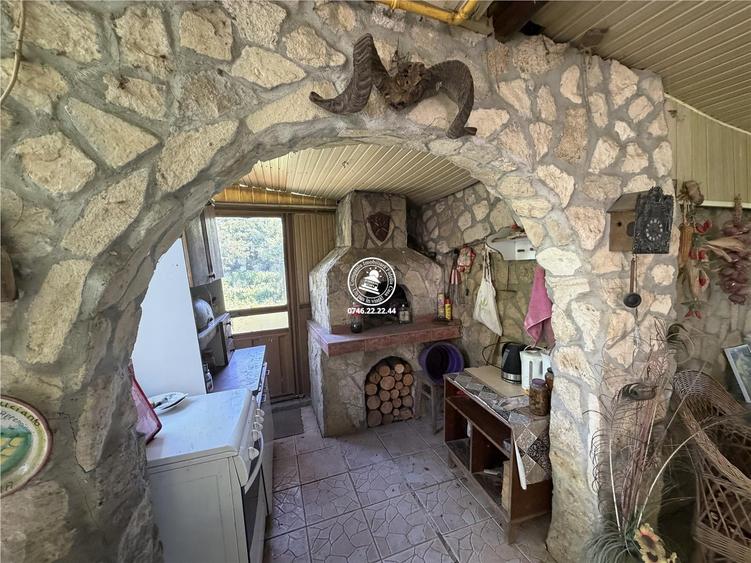 Casă cu 2 camere cu Teren 850 Mp în Vișani