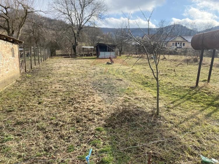 Casă cu Teren 900 Mp în Laslea