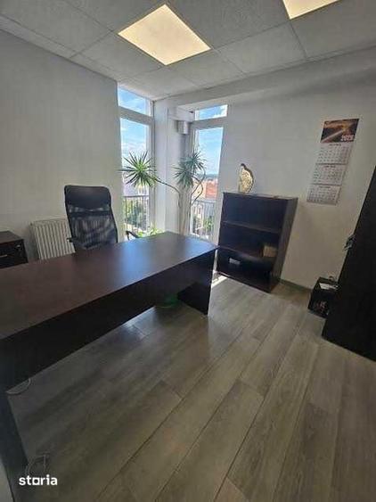 Apartament cu 4 camere în Mărăști