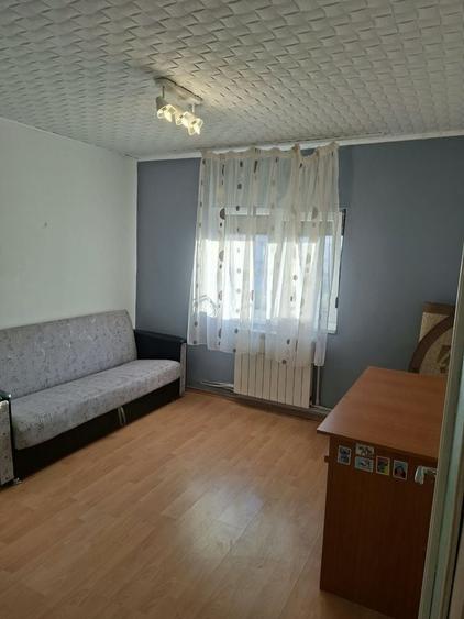 Apartament cu 2 camere decomandat în Piața Centrală