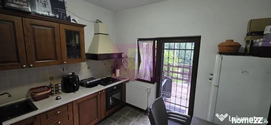 Casă cu 5 camere cu Teren 500 Mp în Central