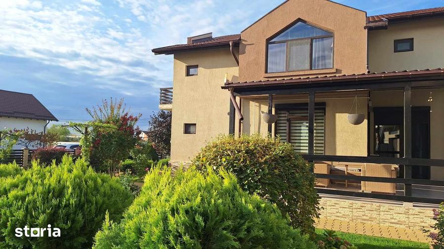 Casă cu 5 camere cu Teren 1000 Mp în Priseaca
