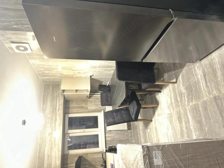 Apartament cu 3 camere nedecomandat în Tei