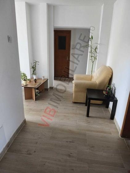 Apartament cu 3 camere decomandat în Calea Călărașilor