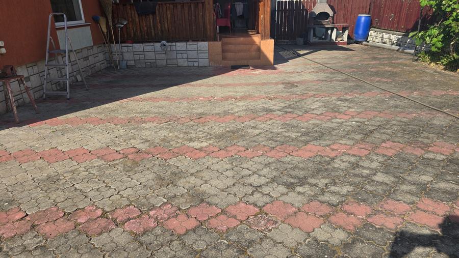 Casă cu 5 camere cu Teren 1159 Mp în Zăvoi