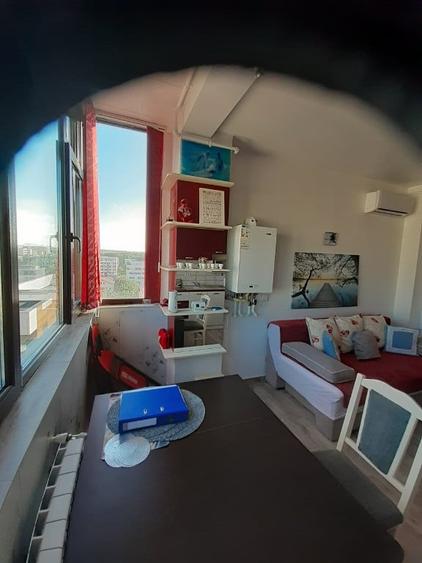 Apartament cu 2 camere semidecomandat în Universitate