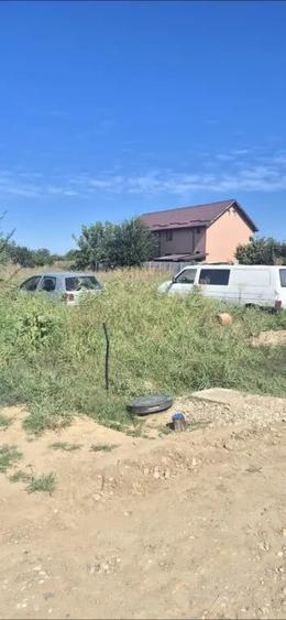 Teren de 1500 mp, în Pruni