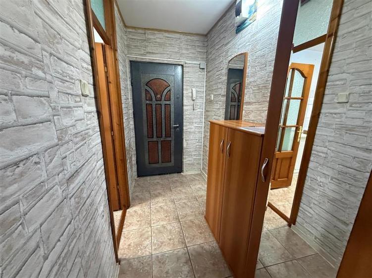 Apartament cu 2 camere semidecomandat în Mioriței