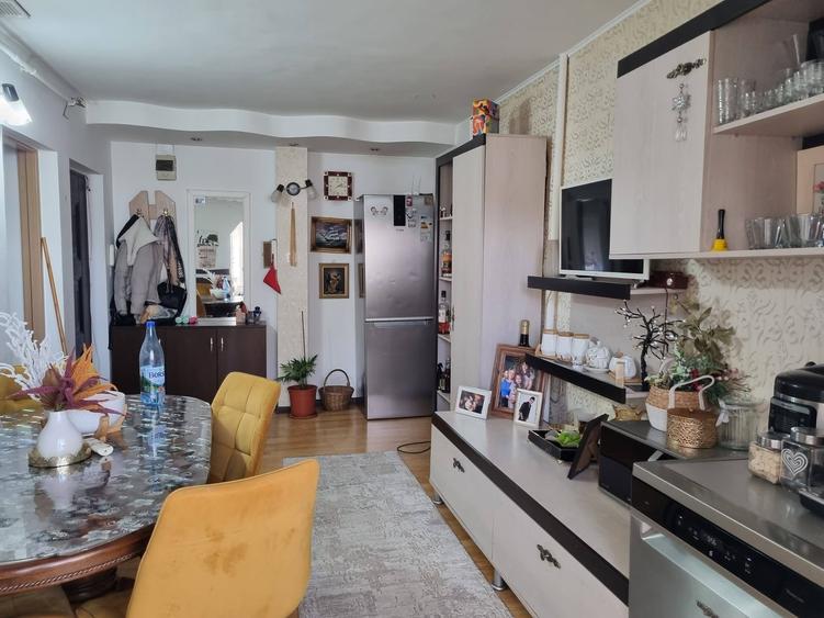 Apartament cu 3 camere decomandat în Nord