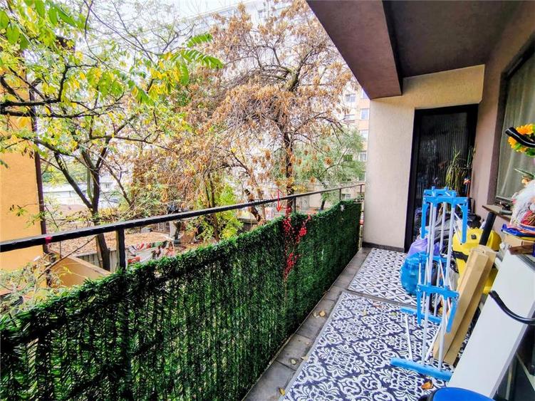 Apartament cu 2 camere decomandat, mobilat în Titan