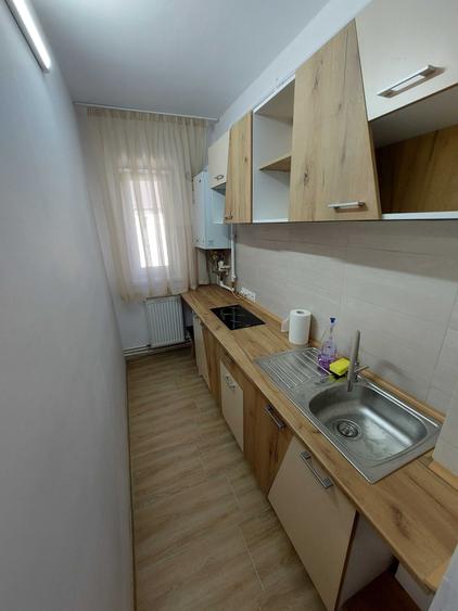 Garsonieră decomandată în Central