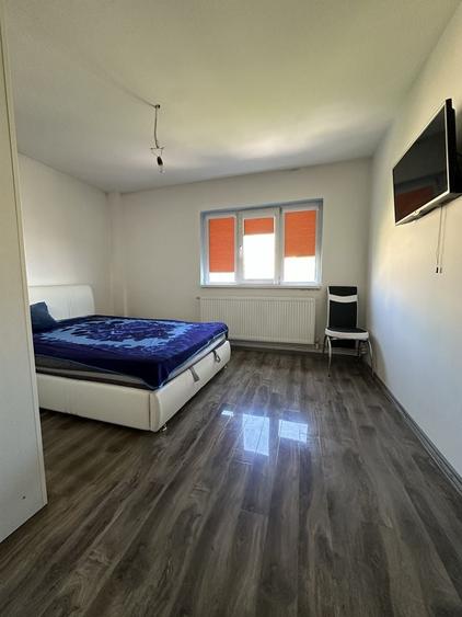 Apartament cu 2 camere decomandat în Uiești