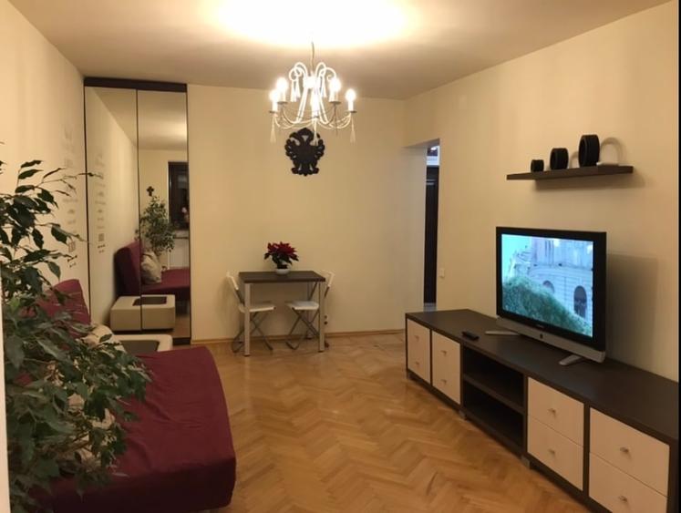 Apartament cu 2 camere decomandat, mobilat în Titan