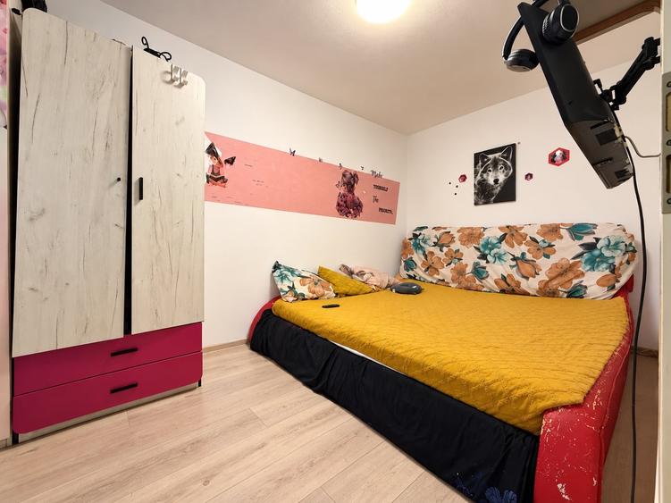 Apartament cu 3 camere, mobilat în P-ța Doina