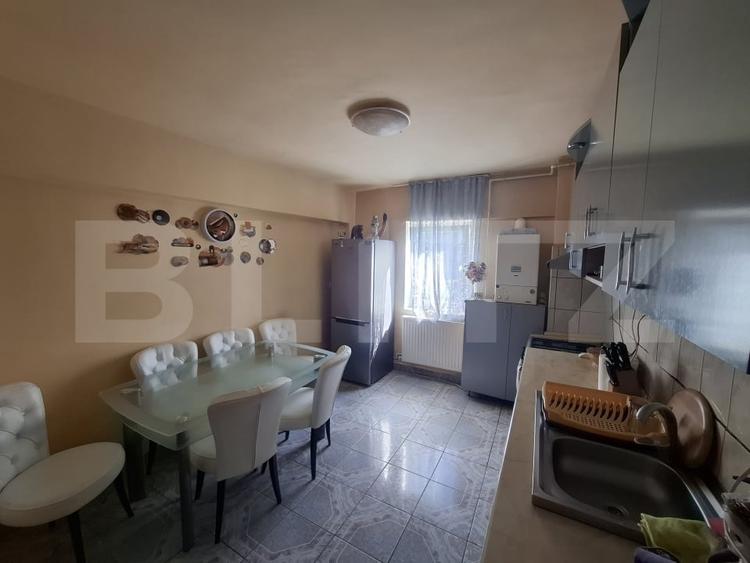 Apartament de vanzare ,2 camere,59.85mp,zona micro 16. - 3