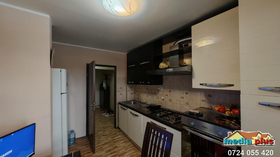 Apartament cu 3 camere decomandat în Central
