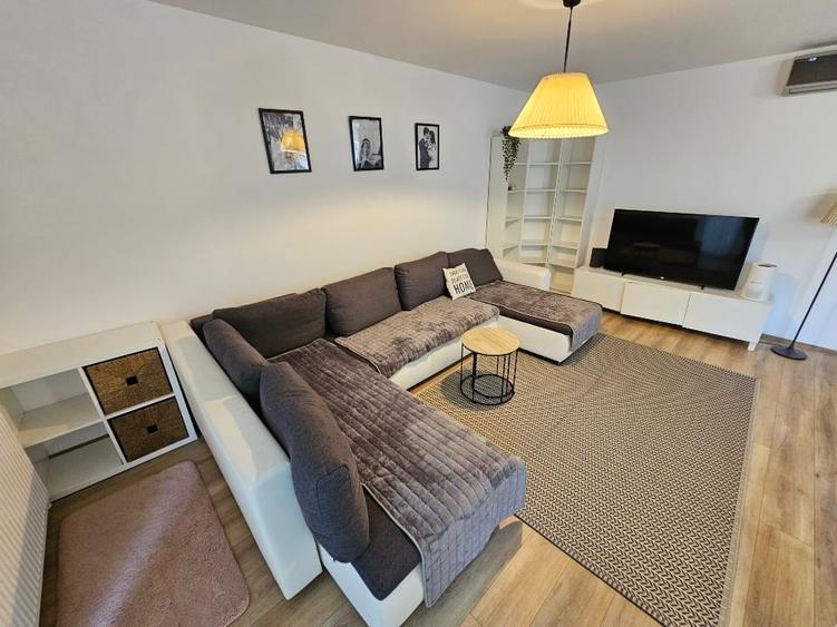 Apartament cu 3 camere decomandat, mobilat în Central