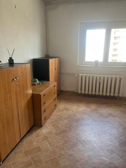 Apartament cu 4 camere decomandat, mobilat în Vitan Mall