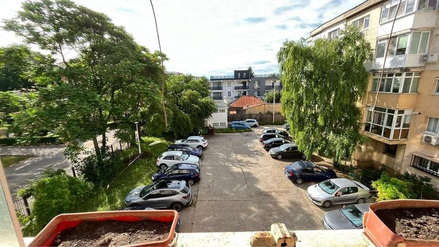 Apartament cu 4 camere decomandat în Ultracentral