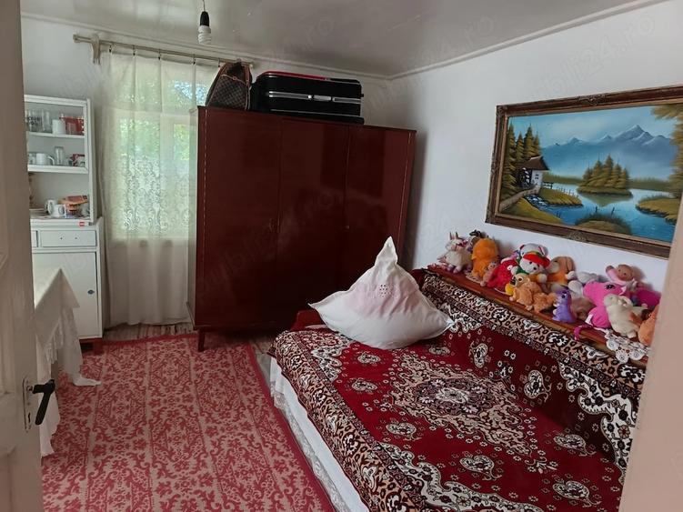 Casă cu 4 camere cu Teren 1500 Mp în Brătulești