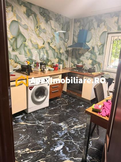 Apartament cu 4 camere decomandat în Timpuri Noi