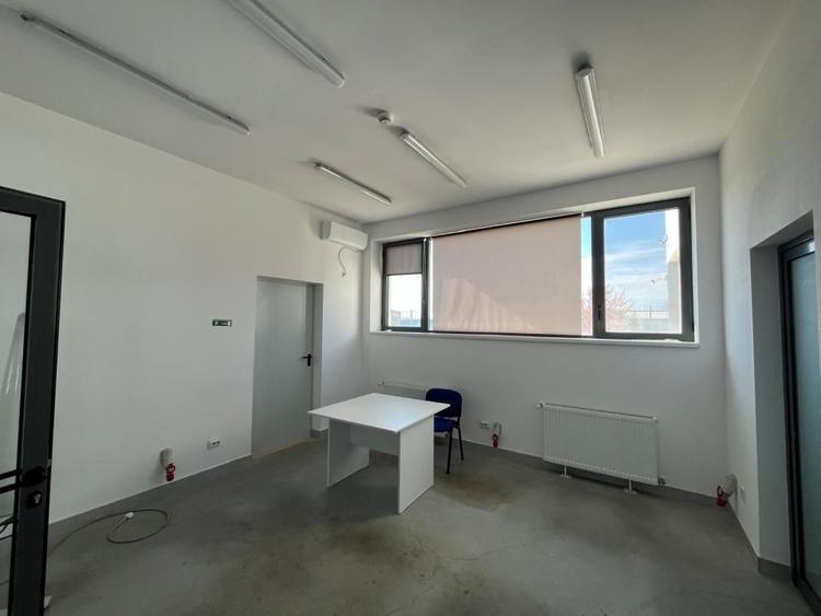 Spațiu comercial, de 650 mp, în Exterior Est