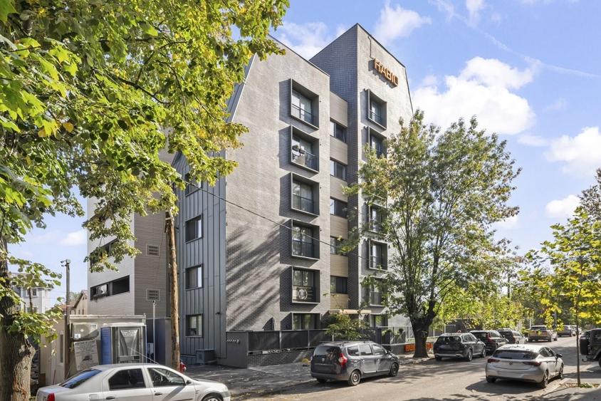Apartament cu 3 camere decomandat, mobilat în Aviației