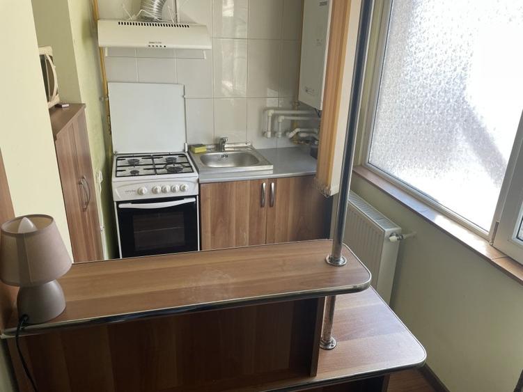 Apartament cu 2 camere semidecomandat, mobilat în Tomis Nord