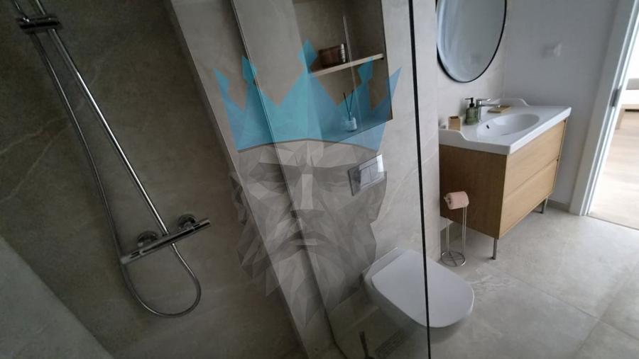 Apartament cu 2 camere semidecomandat, mobilat în Andronache