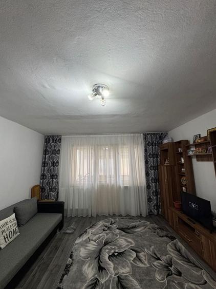 Apartament cu 2 camere semidecomandat în Plopilor
