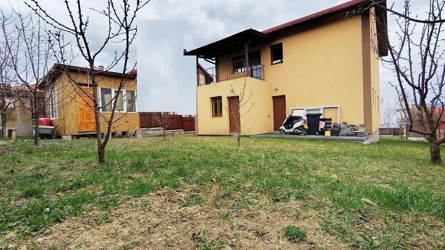 Casă individuală cu 4 camere cu Canalizare în Iris