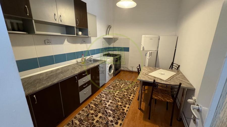 Apartament cu 2 camere semidecomandat, mobilat în Semicentral