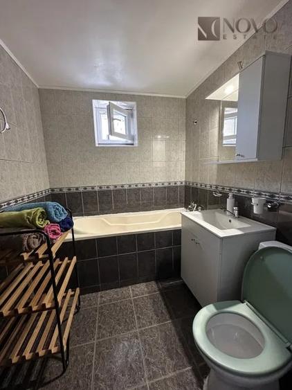 Apartament cu 3 camere decomandat, mobilat în Berceni