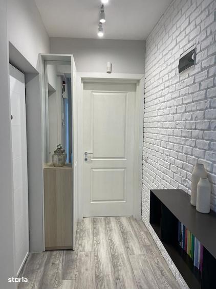 Apartament cu 2 camere decomandat în Tei