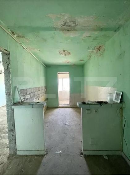Apartament cu 3 camere decomandat în Sud