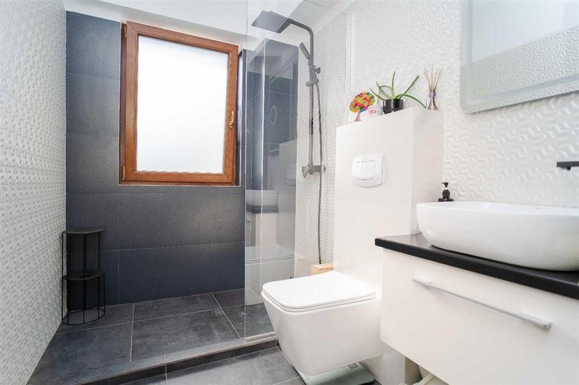 Apartament cu 3 camere decomandat în Popas Păcurari
