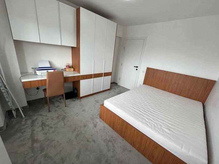 Apartament cu 4 camere decomandat în Centru Civic