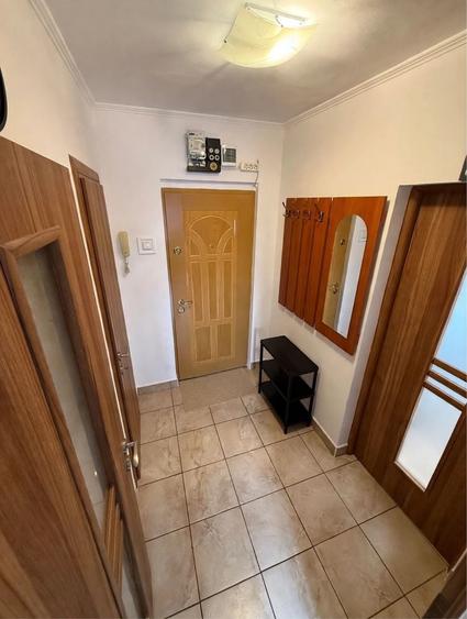 Apartament cu 2 camere semidecomandat în Rogerius