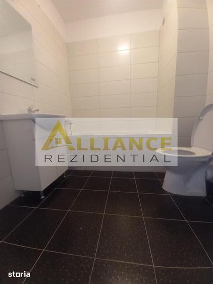 Apartament cu 3 camere decomandat în Metalurgiei