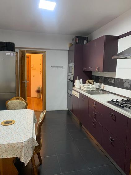 Apartament cu 3 camere decomandat, mobilat în Călărași