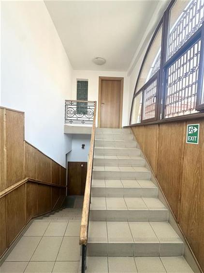 Casă individuală cu 8 camere cu Canalizare în Casa de Cultură