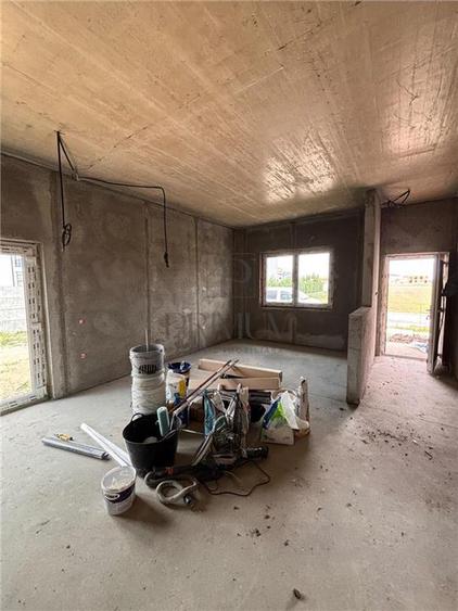 Duplex cu 3 camere cu Canalizare în Moșnița Nouă