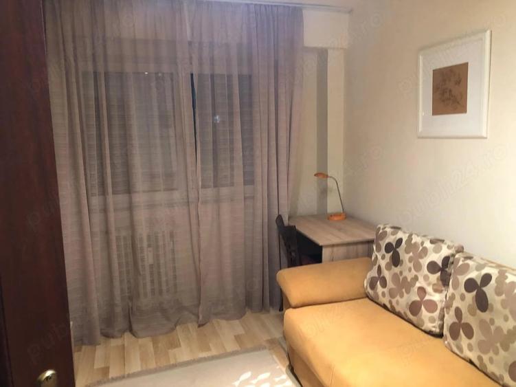 Apartament cu 3 camere decomandat în Casa de Cultură