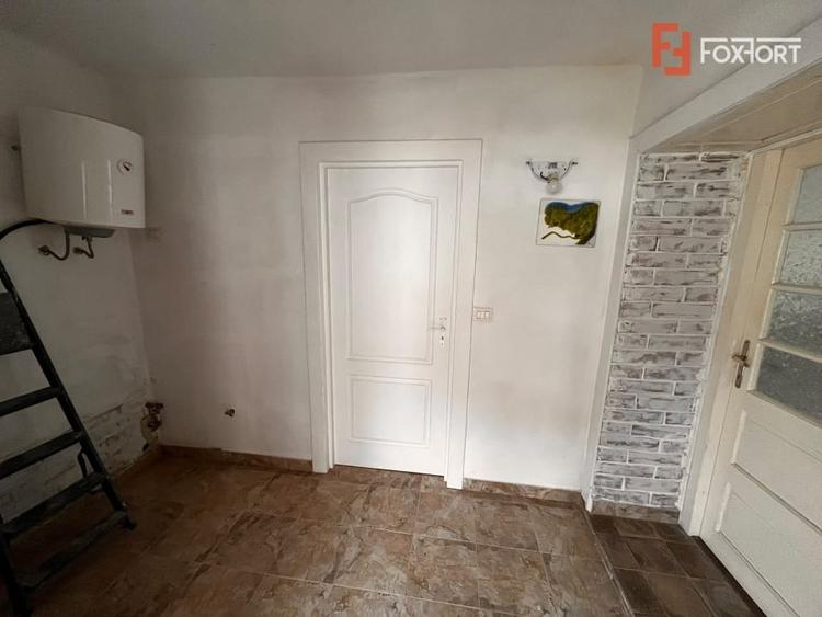 Casă individuală cu 3 camere cu Canalizare în Recaș
