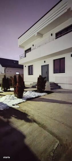 Casă cu 4 camere cu Teren 180 Mp în Central