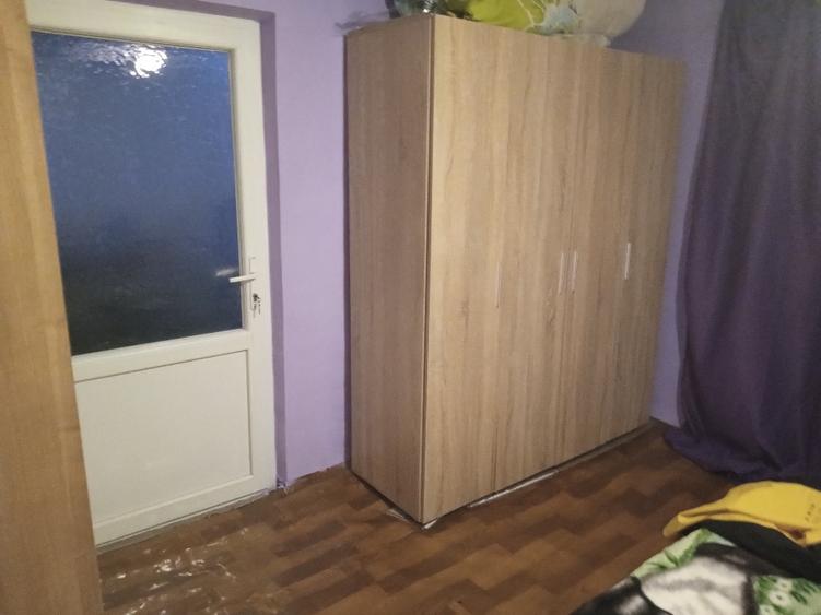 Casă individuală cu 5 camere cu Teren 2400 Mp în Războieni