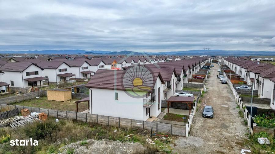 Casă cu 4 camere cu Canalizare în Tărlungeni
