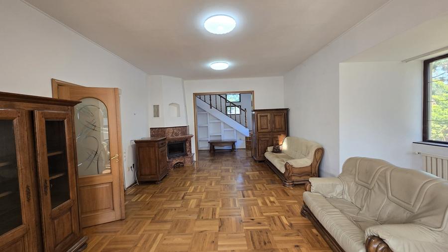 Casă individuală cu 9 camere cu Piscina în Pipera